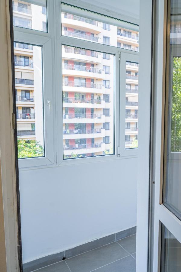 Spacious Newly Renovated 2Br Apartments With Balcony بوخارست المظهر الخارجي الصورة