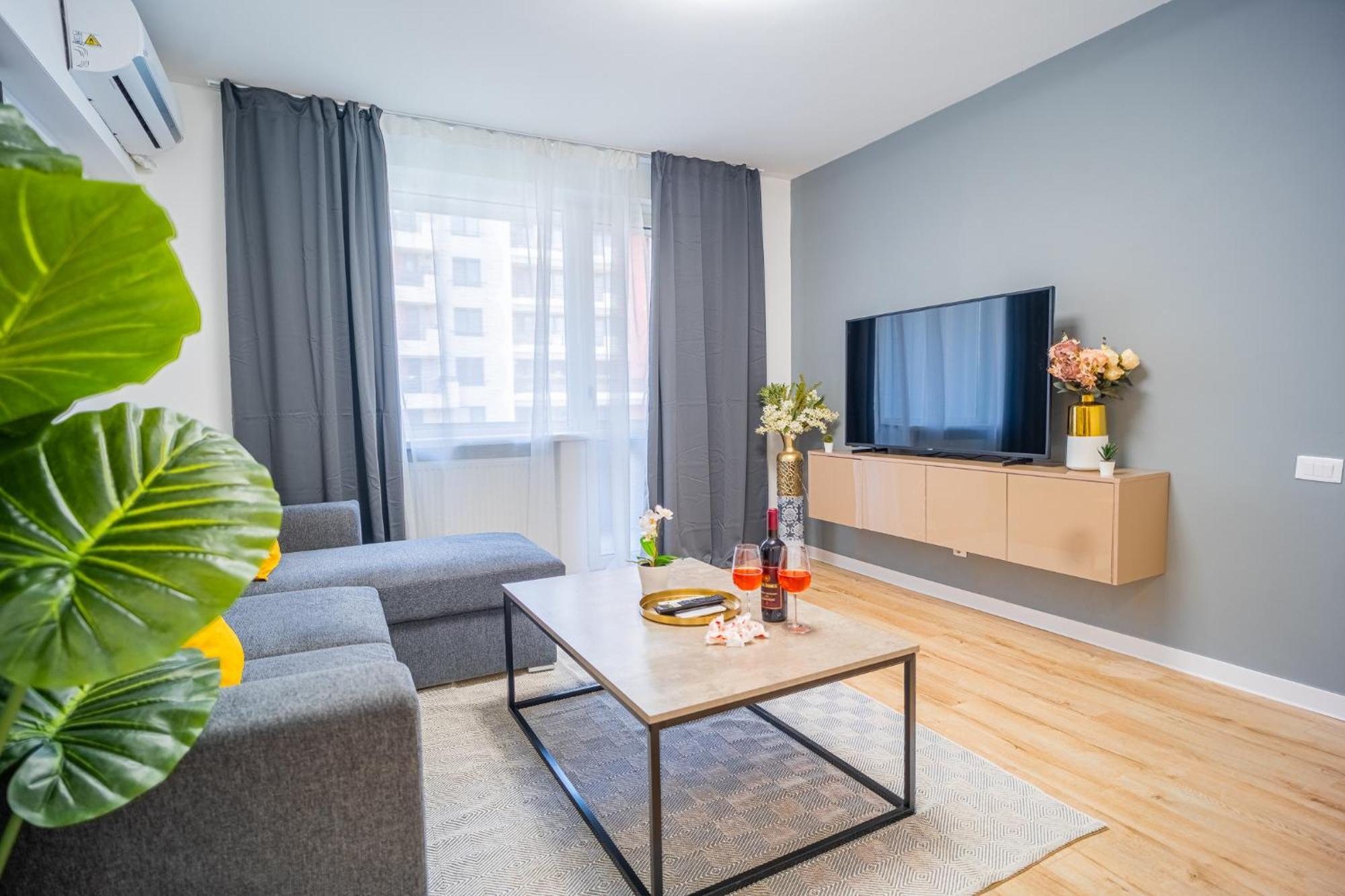 Spacious Newly Renovated 2Br Apartments With Balcony بوخارست المظهر الخارجي الصورة
