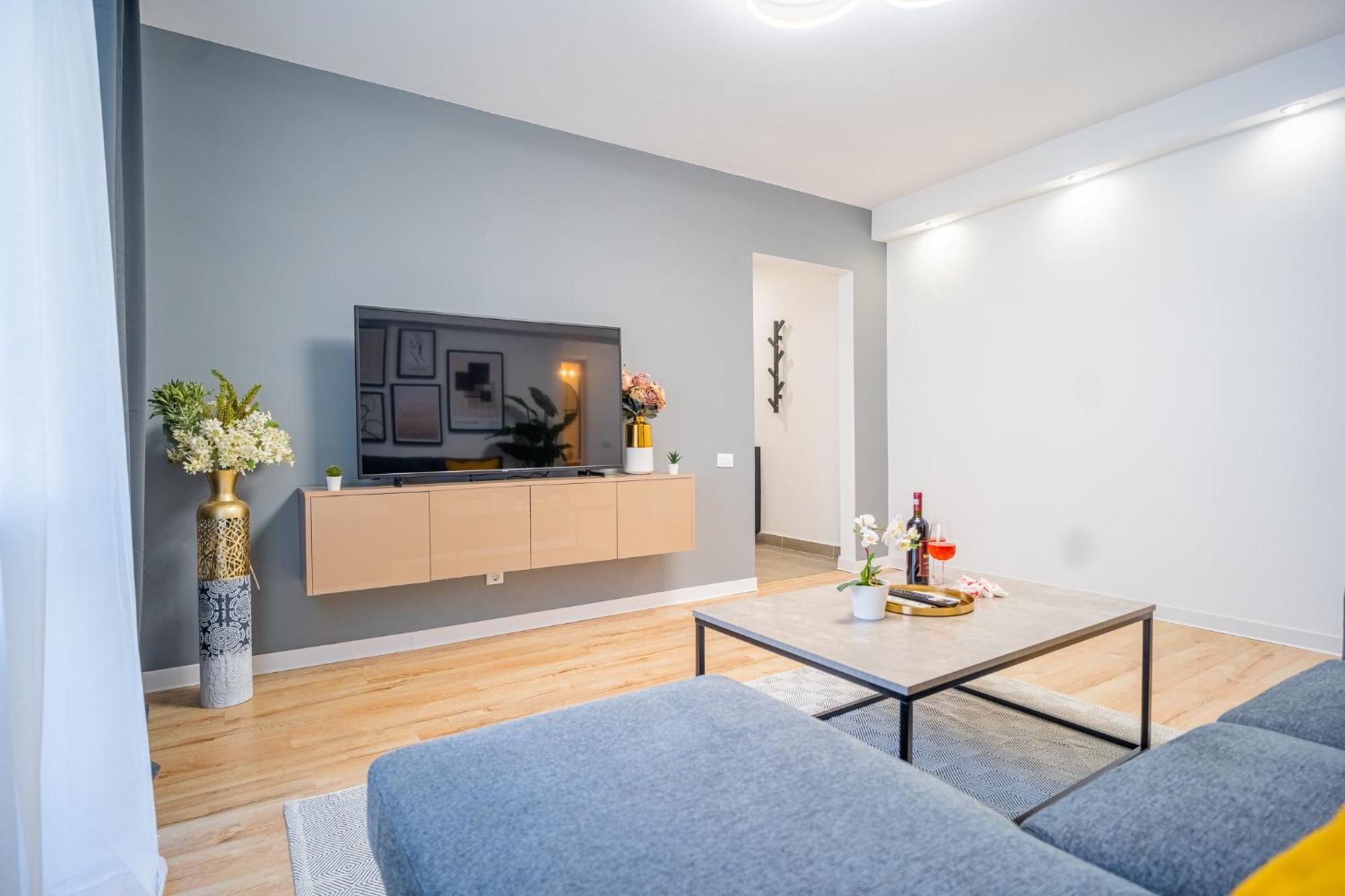 Spacious Newly Renovated 2Br Apartments With Balcony بوخارست المظهر الخارجي الصورة