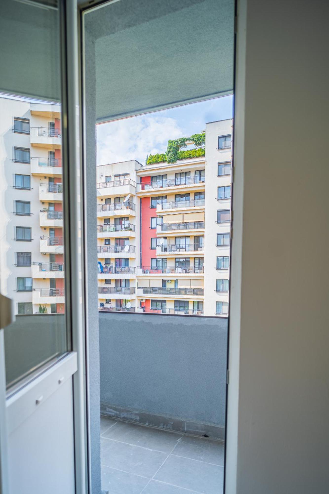 Spacious Newly Renovated 2Br Apartments With Balcony بوخارست المظهر الخارجي الصورة