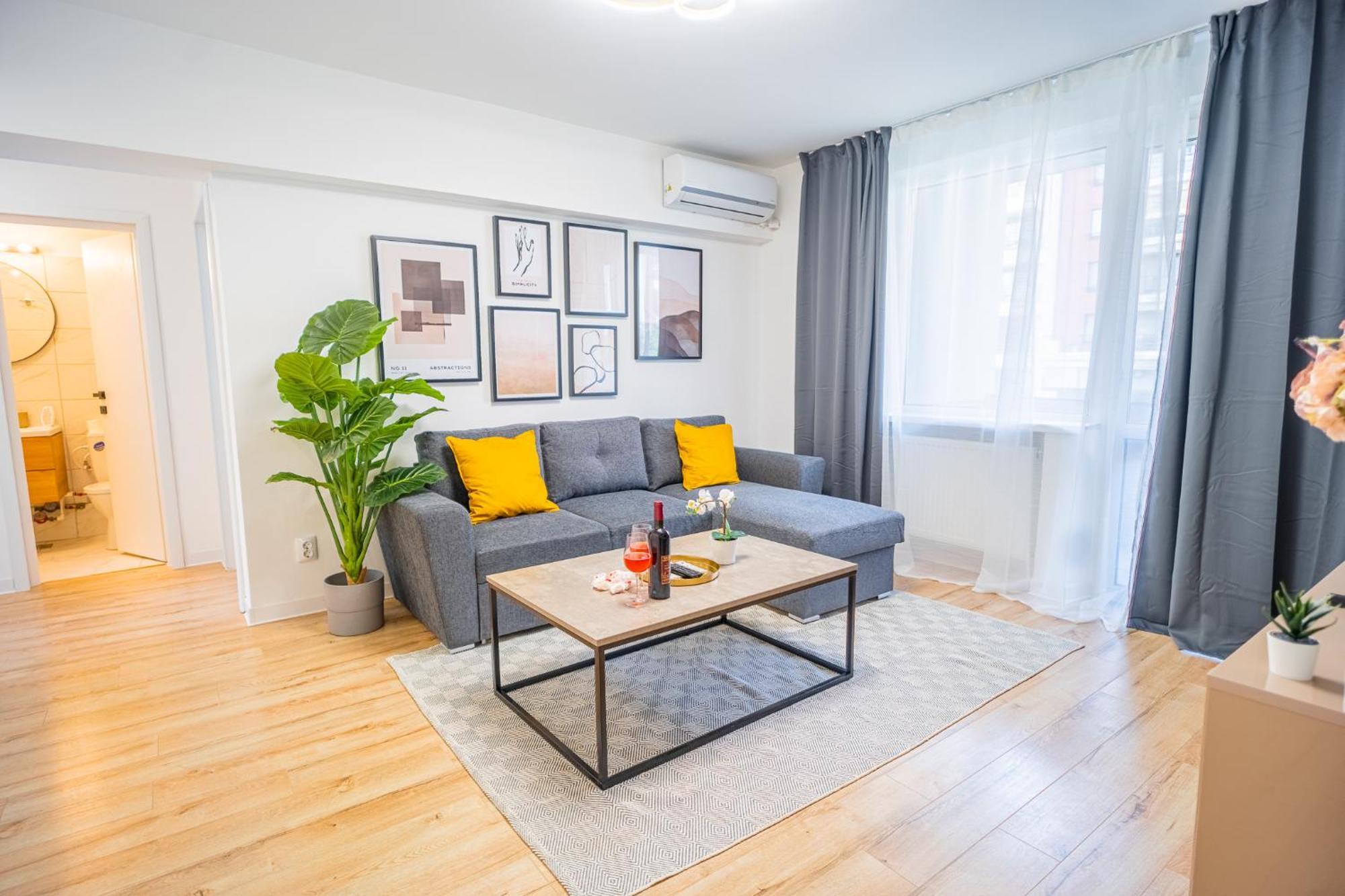 Spacious Newly Renovated 2Br Apartments With Balcony بوخارست المظهر الخارجي الصورة