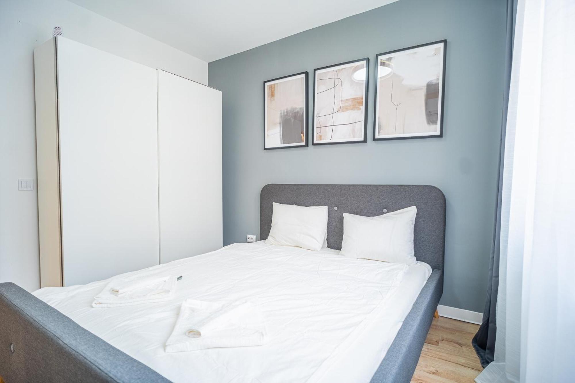 Spacious Newly Renovated 2Br Apartments With Balcony بوخارست المظهر الخارجي الصورة